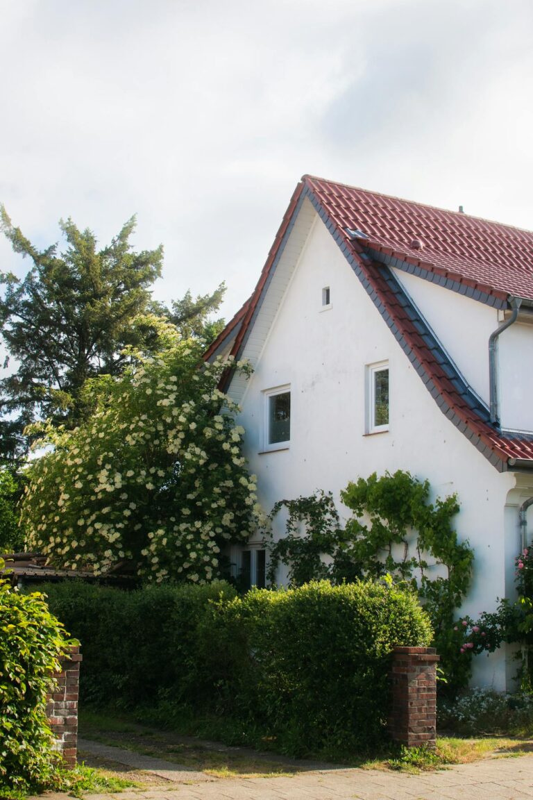 Vivere fuori città conviene: la domanda di periferia cresce con gli incentivi green